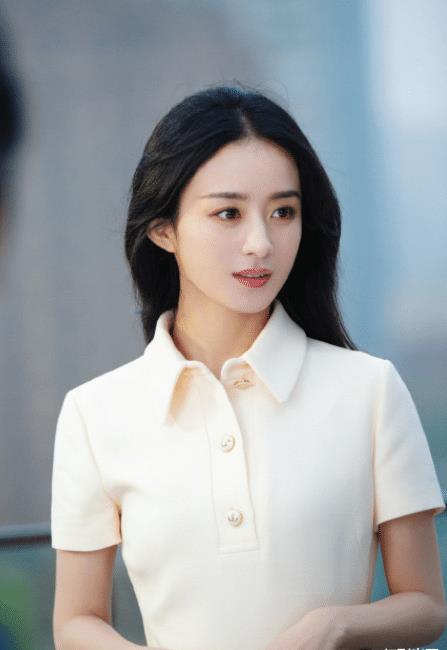 趙麗穎離婚后狀態(tài)回春，運(yùn)動(dòng)裝淡妝拍廣告被贊“重返18歲”